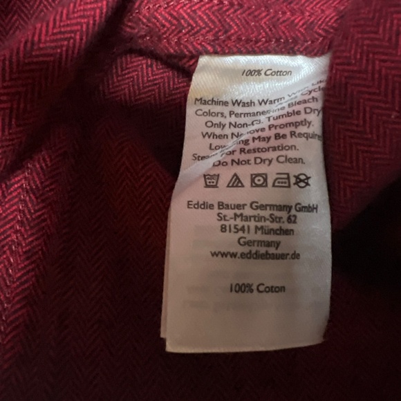 Eddie Bauer Classic Fit Button Pocket Long Sleeve Red cotton Men’s Shirt Med - Picture 7 of 8